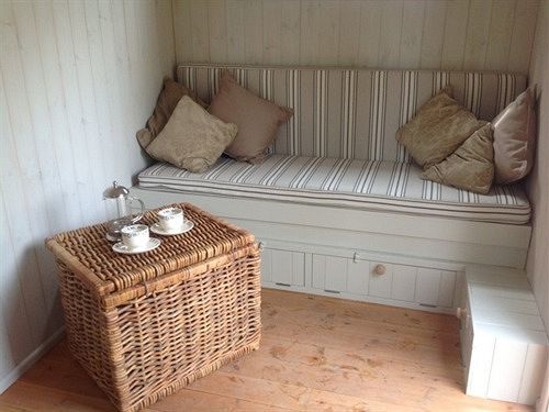 Posh Huts Farmstay Falstone Extérieur photo